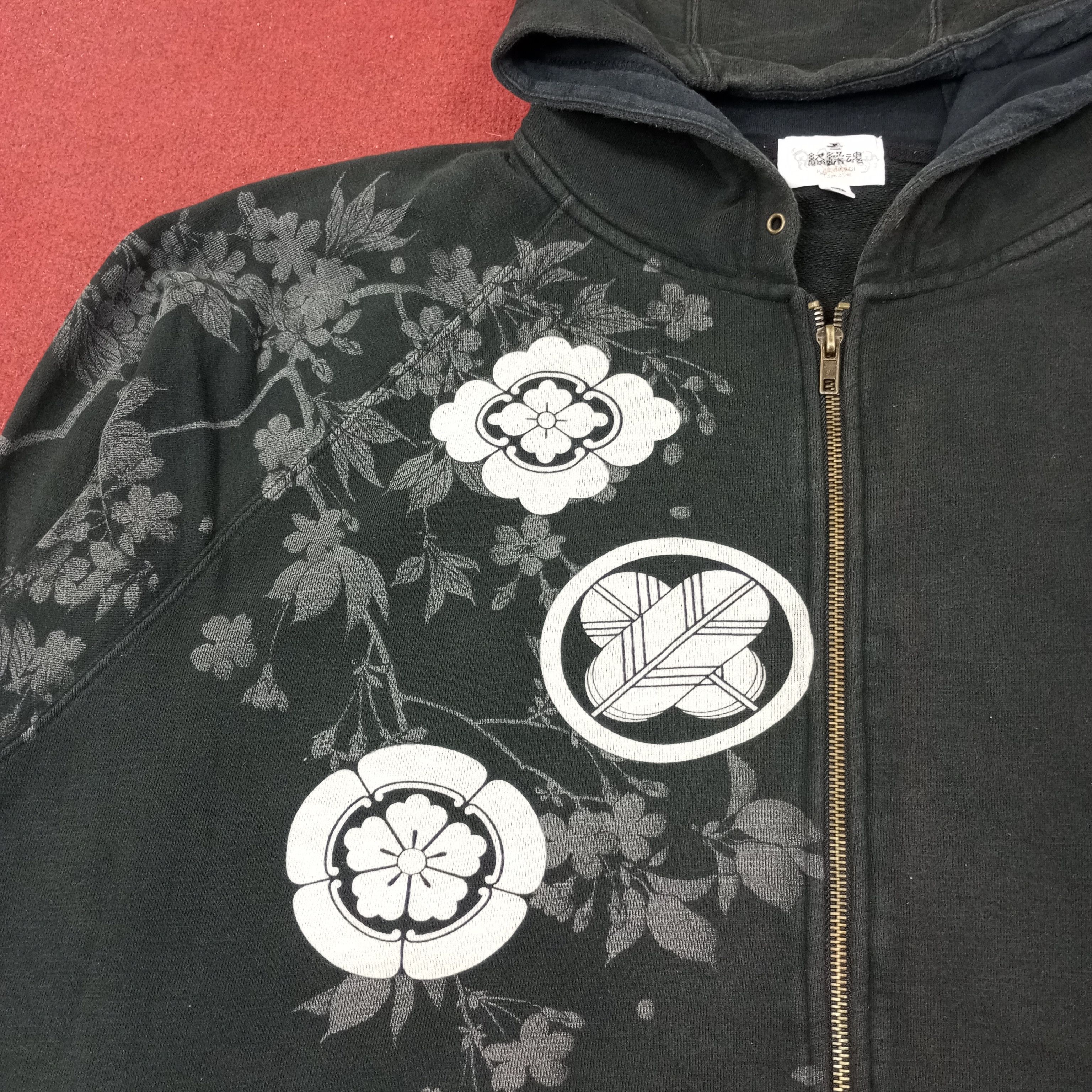 Japanese Brand Karakuri Tamashi Sukajan Style Zipper Hoodies c242n17 Size US XXL / EU 58 / 5 - 4 Thumbnail