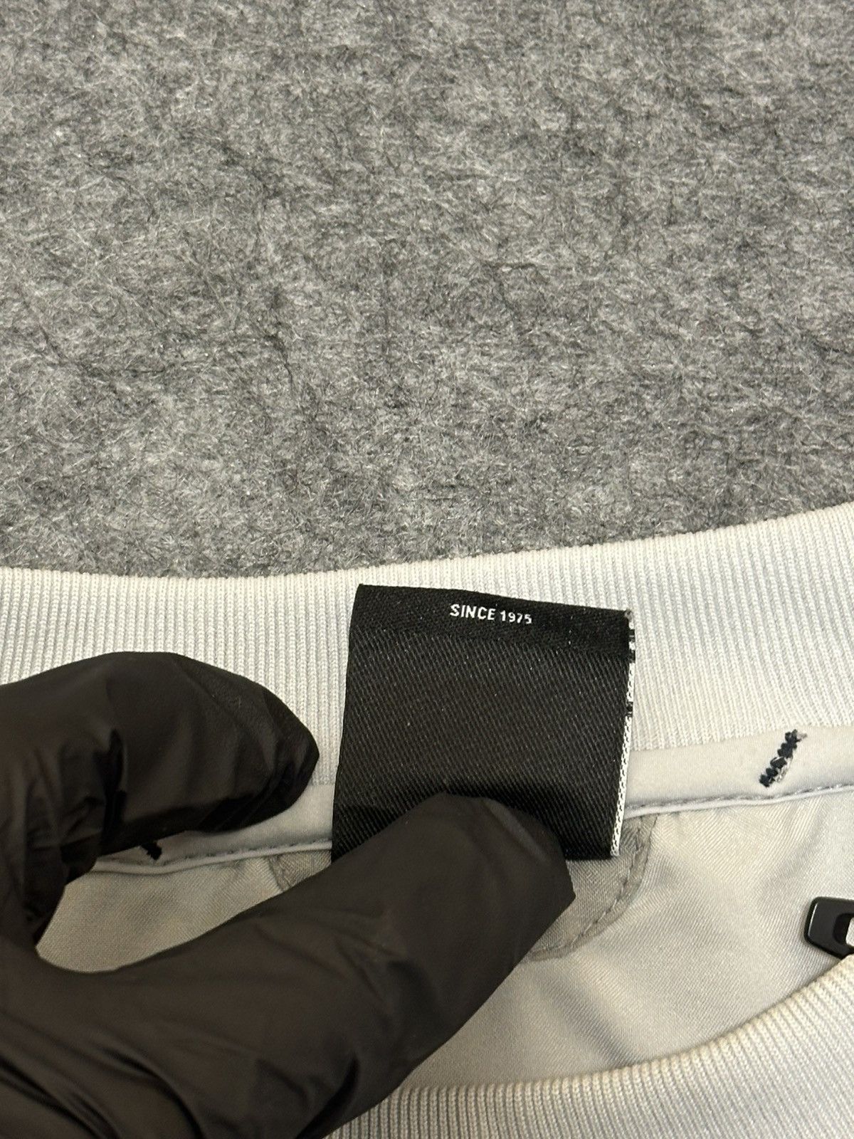 Oakley Oakley Skull Active Insulation pullover in a reflective. Size US L / EU 52-54 / 3 - 11 Thumbnail