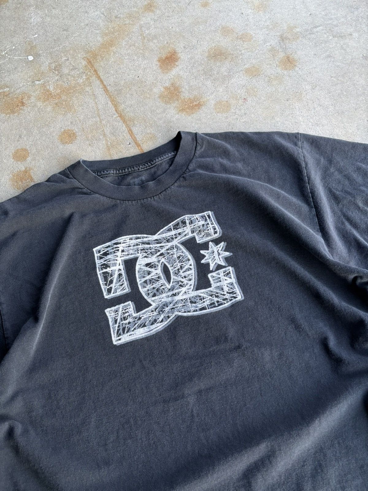 DC Vintage Y2K DC Shoes Boxy Skate Black Essential Logo Tee Size US L / EU 52-54 / 3 - 3 Thumbnail