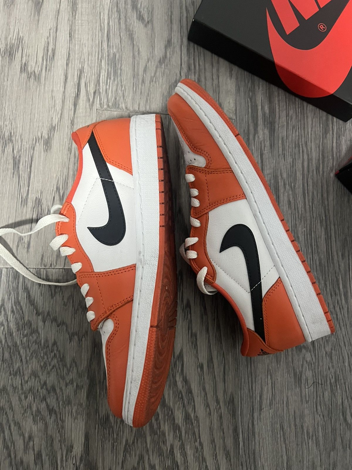 Jordan Brand Air Jordan 1 reverse shattered backboard 2.0 low top Size US 9.5 / EU 42-43 - 12 Thumbnail