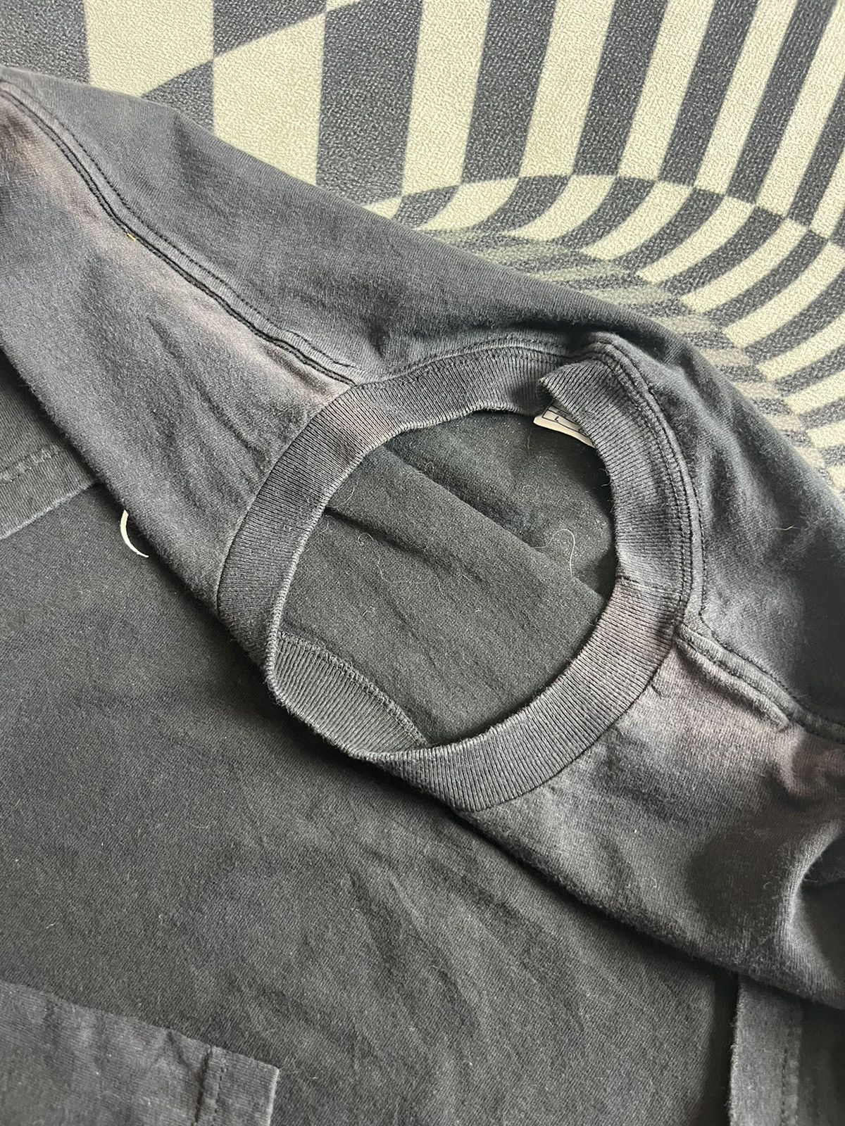 Band Tees Vintage EVANESCENCE Logo 2003’s (faded right arm) Band Size US L / EU 52-54 / 3 - 11 Thumbnail