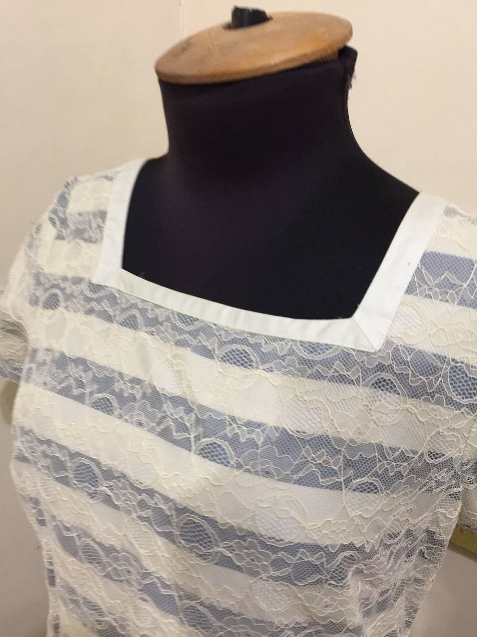 Marc by Marc Jacobs Marc by Marc Jacobs Lace Overlay Short Sleeve Dress Size M / US 6-8 / IT 42-44 - 5 Thumbnail