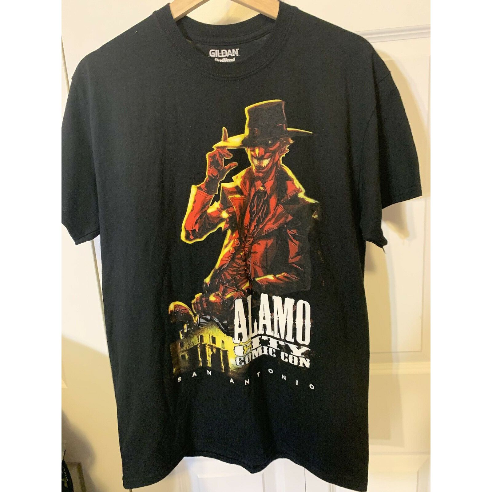 Gildan Alamo City Comic Con T Shirt Men’s Sz M Black Size US M / EU 48-50 / 2 - 3 Thumbnail