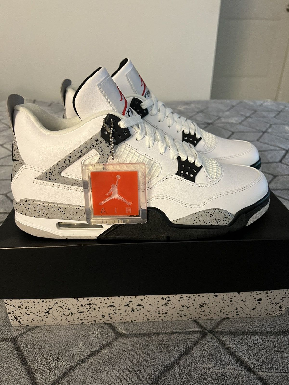Jordan Brand Jordan 4 White Cement 2016 Size 11 Size US 11 / EU 44 - 2 Thumbnail