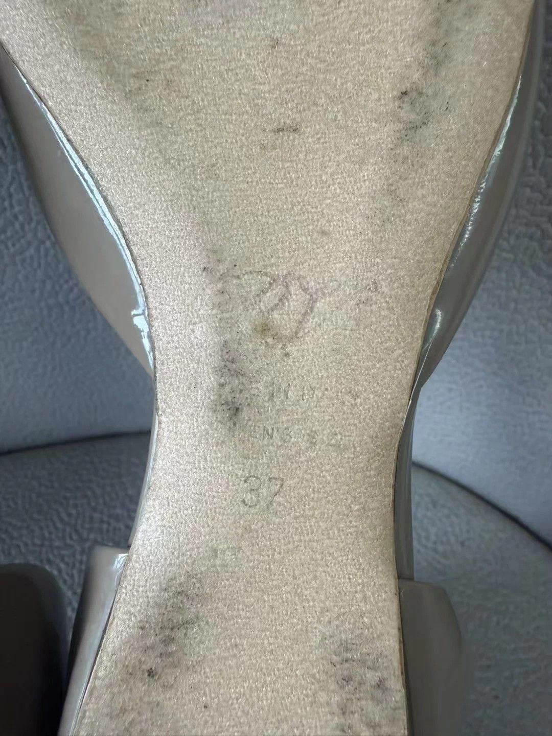 Roger Vivier Roger Vivier Elephant Gray Patent Buckle Flats 37 Size US 6 / IT 36 - 8 Thumbnail