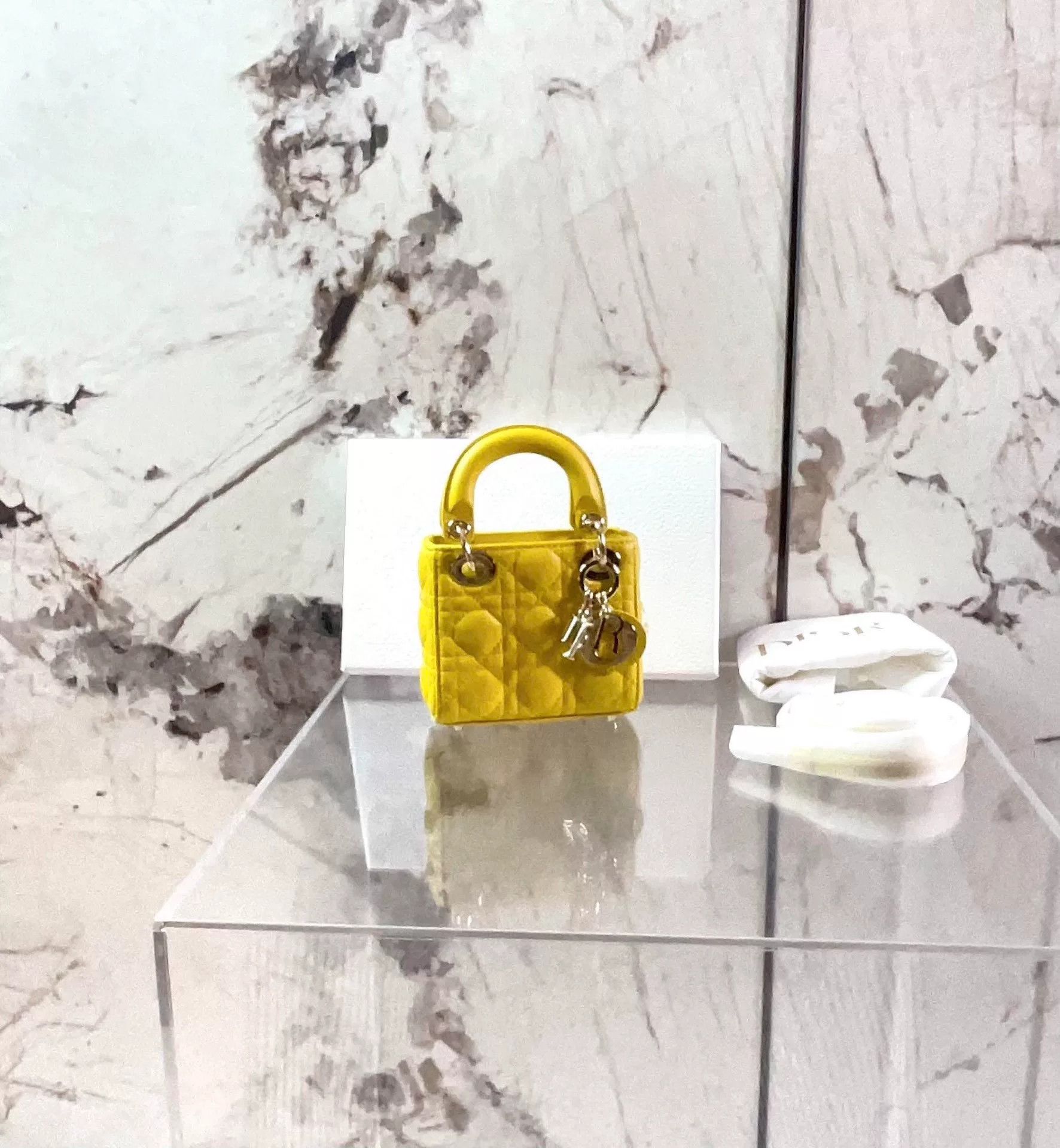 Dior Pre-loved Bag Very good condition Size ONE SIZE - 1 Thumbnail