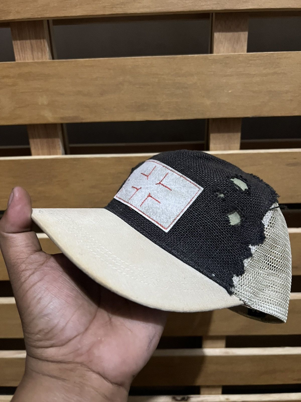 Ambigous desainer hat vintage