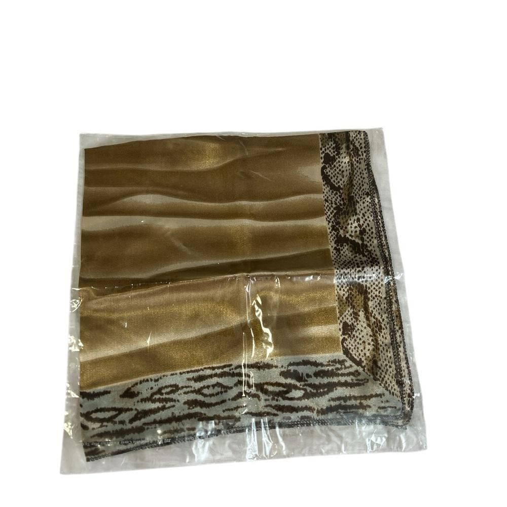 Designer BRAND NEW SILK SCARF Size ONE SIZE - 3 Thumbnail