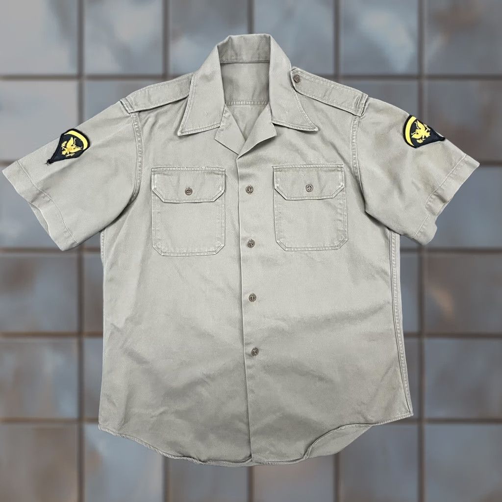 Vintage VINTAGE Military Shirt Mens Large Beige Short Sleeve Button Patches SH-1 Size US L / EU 52-54 / 3 - 1 Thumbnail