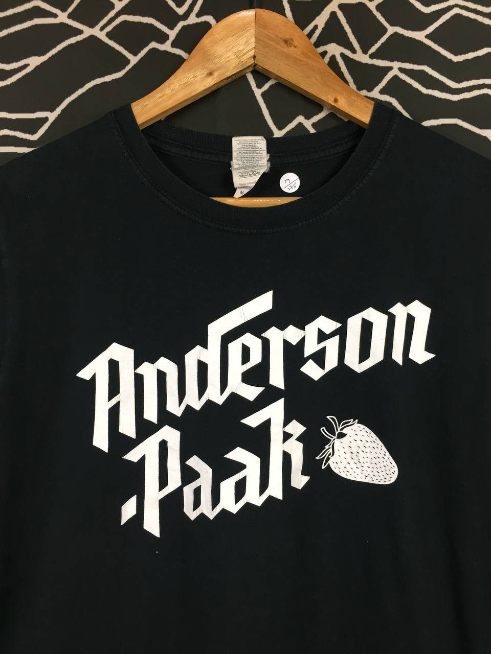 Band Tees Anderson .Paak Strawberry Logo Hip Hop Rap Tees Size US M / EU 48-50 / 2 - 3 Thumbnail