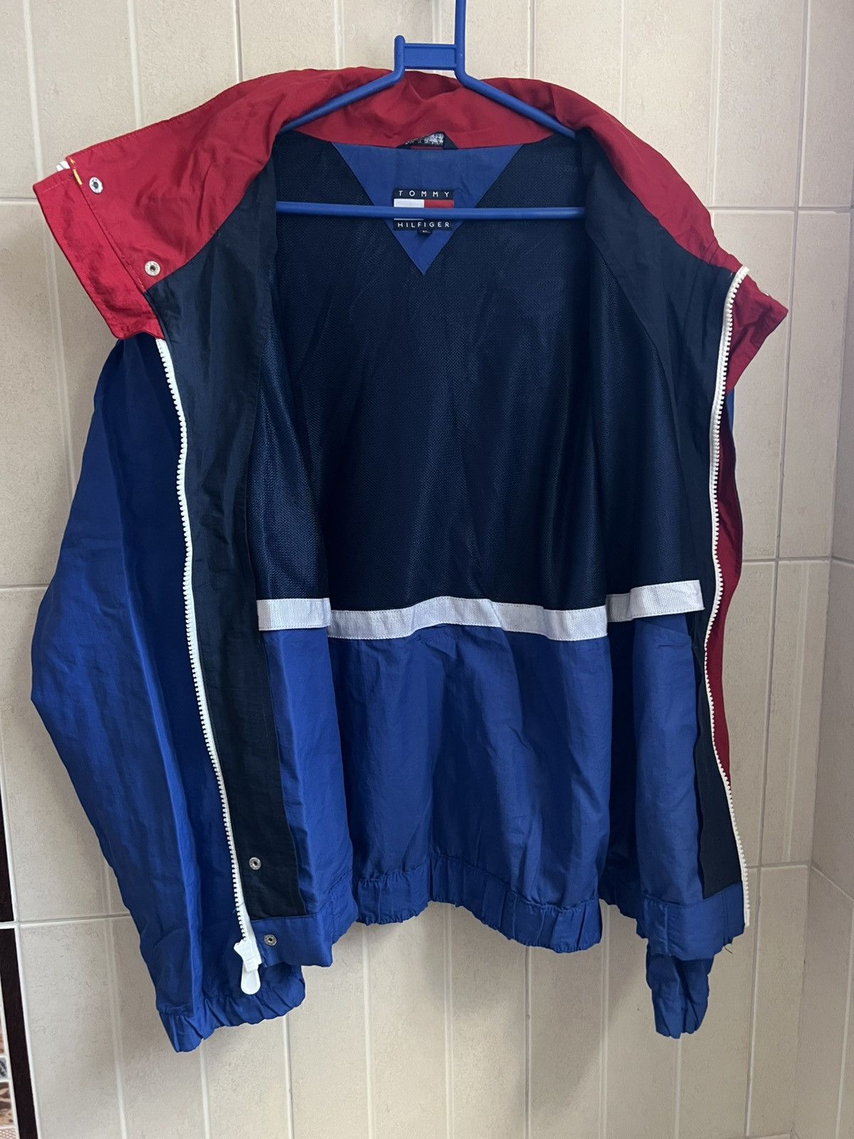 Tommy Hilfiger VINTAGE TOMMY HILFIGER NYLON WINDBREAKER BLUE JACKET Size US XL / EU 56 / 4 - 11 Thumbnail