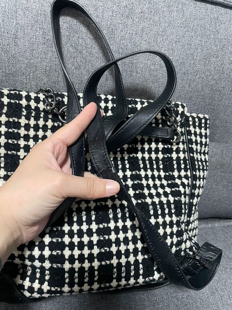 Vivienne Westwood Vivienne Westwood size os Classic black and white checkered Size ONE SIZE - 8 Thumbnail
