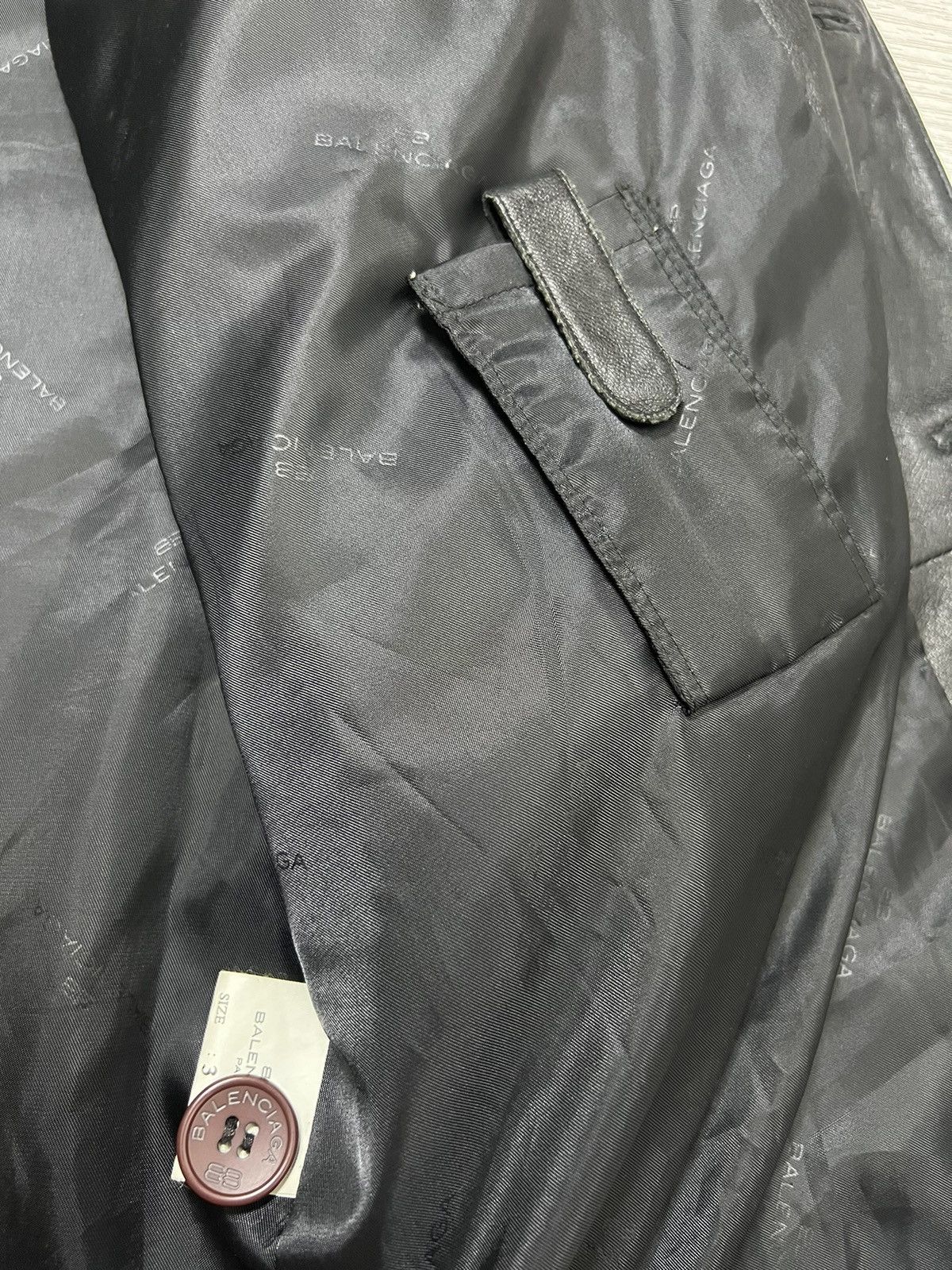 Balenciaga Balenciaga - Vintage - 1997 - Button Up Leather Coat Size US L / EU 52-54 / 3 - 19 Thumbnail