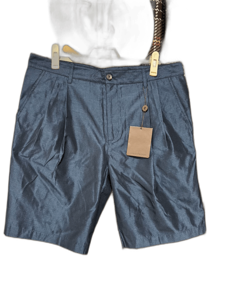 Louis Vuitton Louis Vuitton Casual Shorts in 100% Silk Size US 40 / EU 56 - 1 Thumbnail