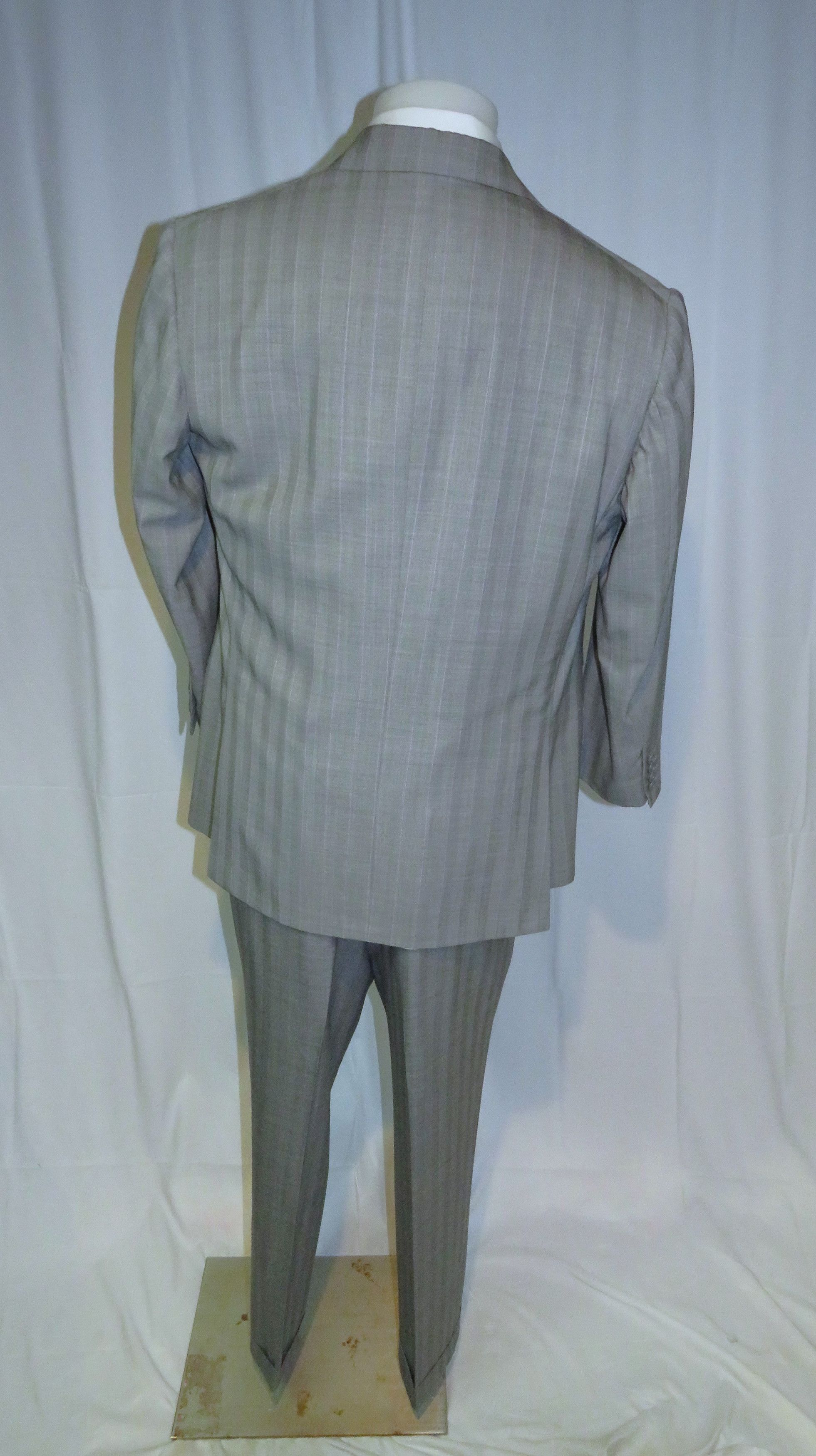Alan Flusser Gray Stripe Bespoke Peak Lapel Two Button Suit 42R Size 42R - 2 Thumbnail