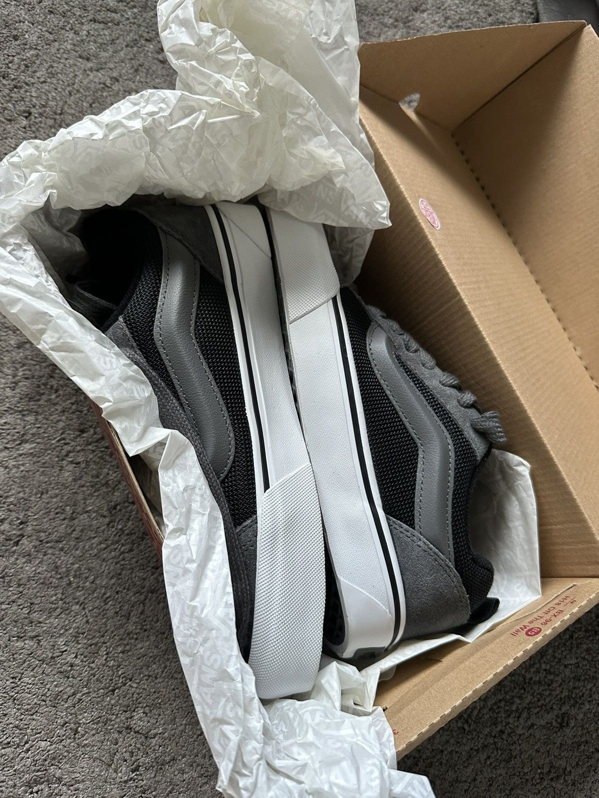 Vans Knu skool Vans Brand new Size US 6 / EU 39 - 8 Thumbnail