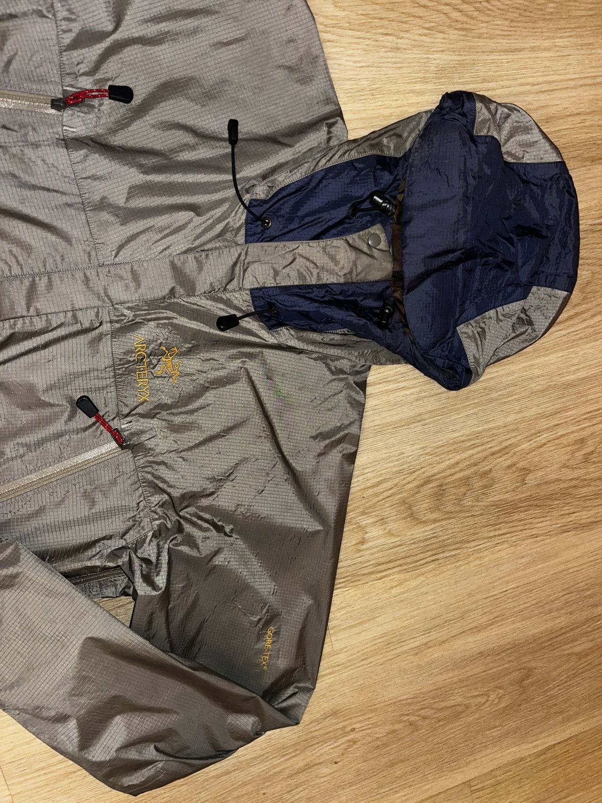 Arcteryx 1999 Kappa 'Stone' GoreTex Jacket - Size M