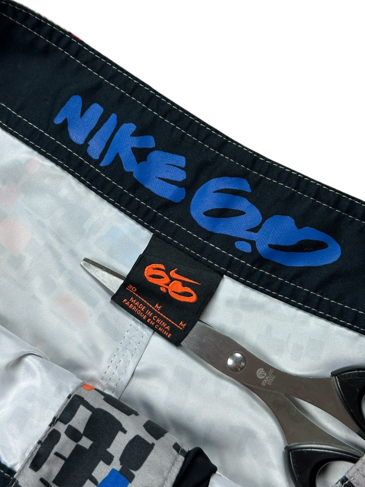 Nike Vintage Y2K Nike 6.0 Board Short Swim Trunks Surf Style Size US 30 / EU 46 - 8 Thumbnail