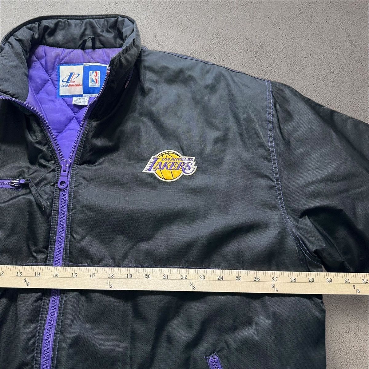 Logo Athletic Vtg logo athletic la lakers puffer coat men’s 2XL 90’s Size US XXL / EU 58 / 5 - 4 Thumbnail