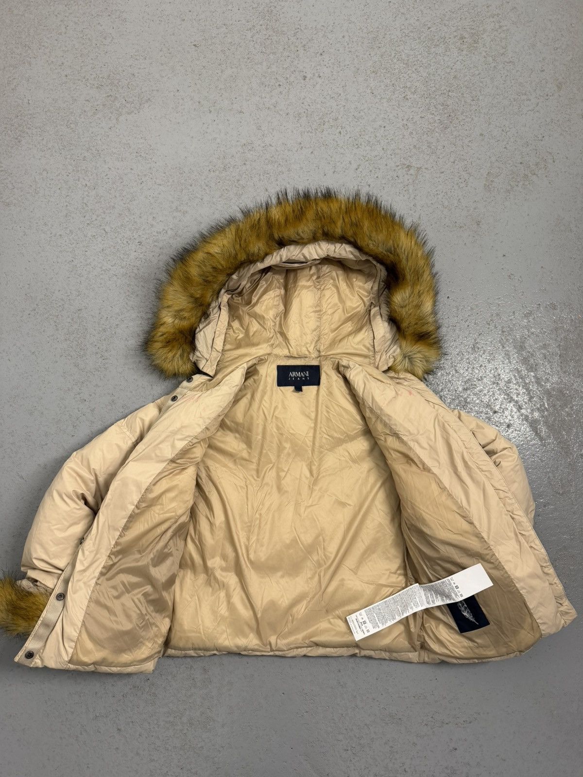 Armani Armani Jeans Fur Down Cropped Jacket Size M / US 6-8 / IT 42-44 - 18 Thumbnail