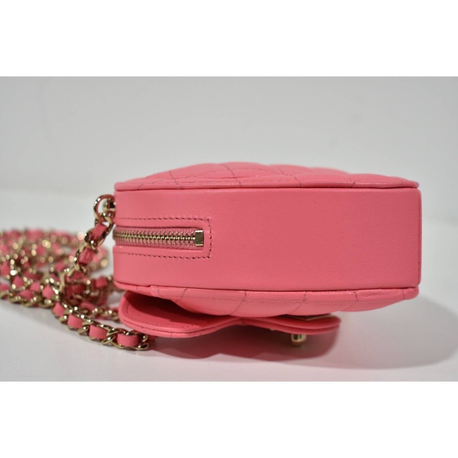 Chanel Chanel Small Runway Heart Flap Chain Shoulder Crossbody Bag Size ONE SIZE - 9 Thumbnail