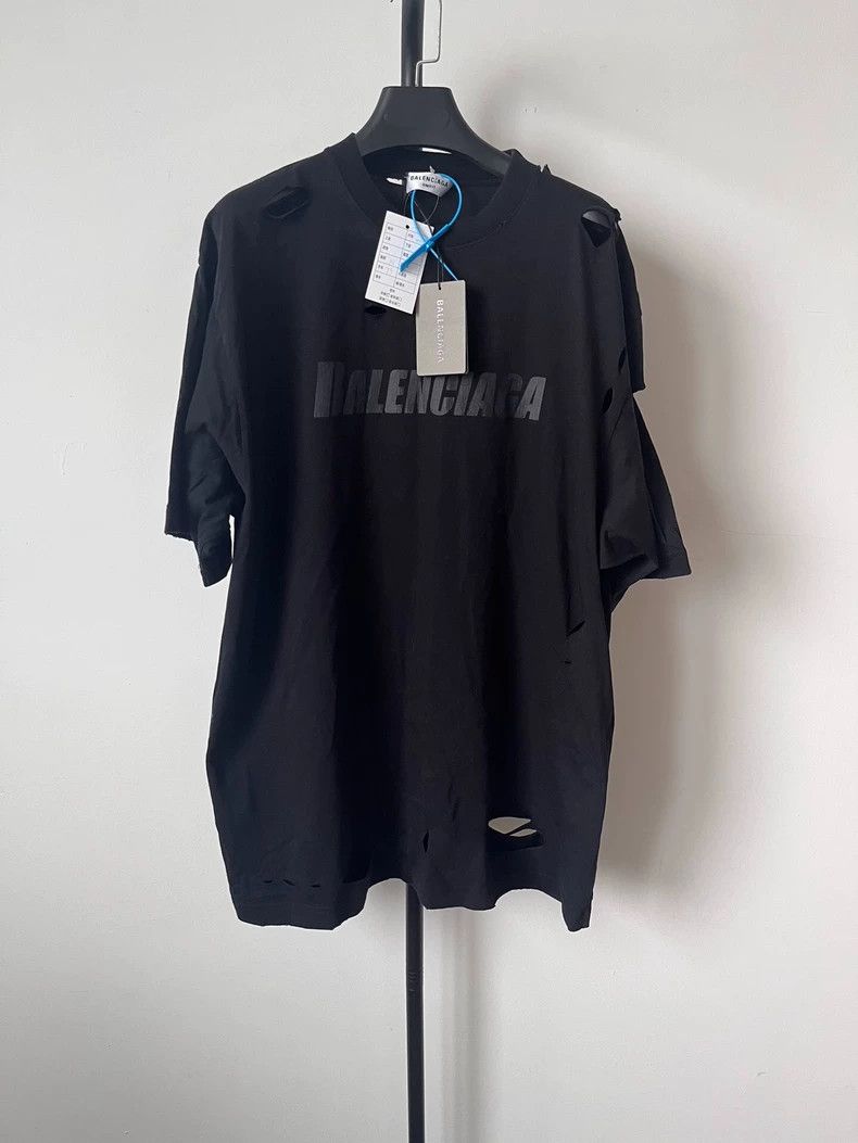 Balenciaga Balenciaga Letter Print Crew Neck Ripped Short Sleeve T-Sh Size XXS / US 00 / IT 34 - 1 Thumbnail