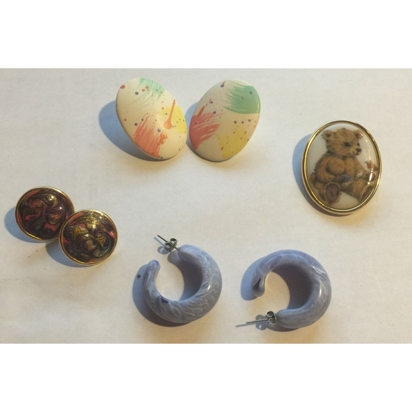 Other Vintage Earrings/1 Gold Rim Bear Pin- Speckled Oval Earrings Size ONE SIZE - 1 Thumbnail