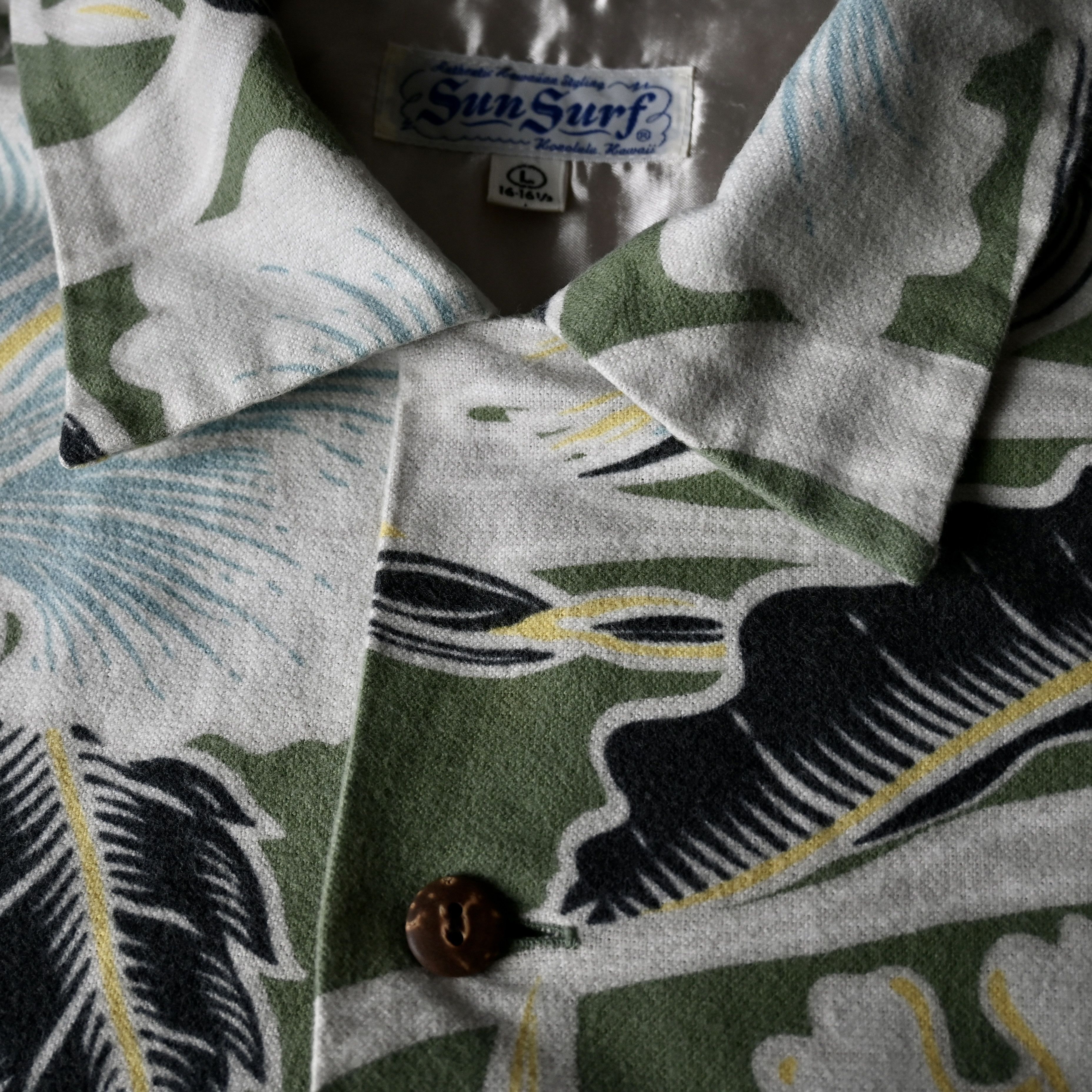 Sun Surf SUN SURF oriental botany flannel Hawaiian shirt, size L Size US L / EU 52-54 / 3 - 11 Thumbnail