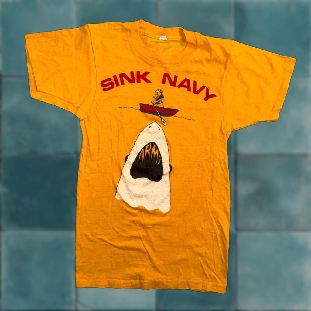 Vintage Sink Navy 1970s USN Army VTG T Shirt Yellow Jaws Shark Spoof Movie Rockabilly Shirt Mens S Yellow 70s 80s 90s Vintage Size US S / EU 44-46 / 1 - 1 Thumbnail