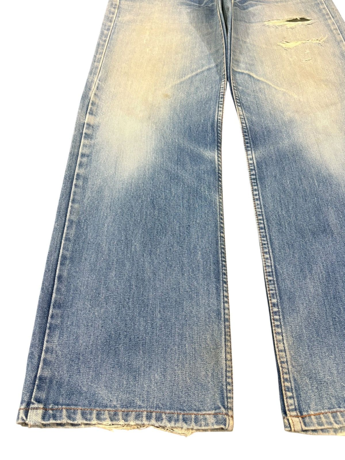 Levi's Vintage 90s Levis Light Wash Distressed Loose Jeans Size US 31 - 6 Thumbnail