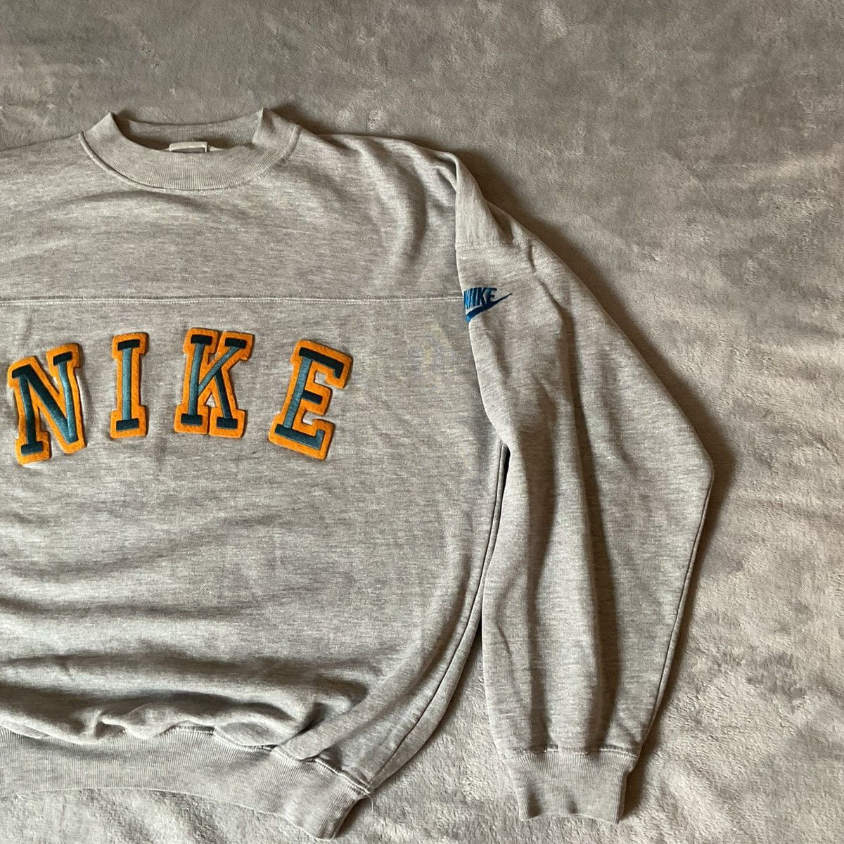 Nike × Vintage Grey vintage 90’s style Nike graphic logo sweatshirt size S Size US S / EU 44-46 / 1 - 5 Thumbnail