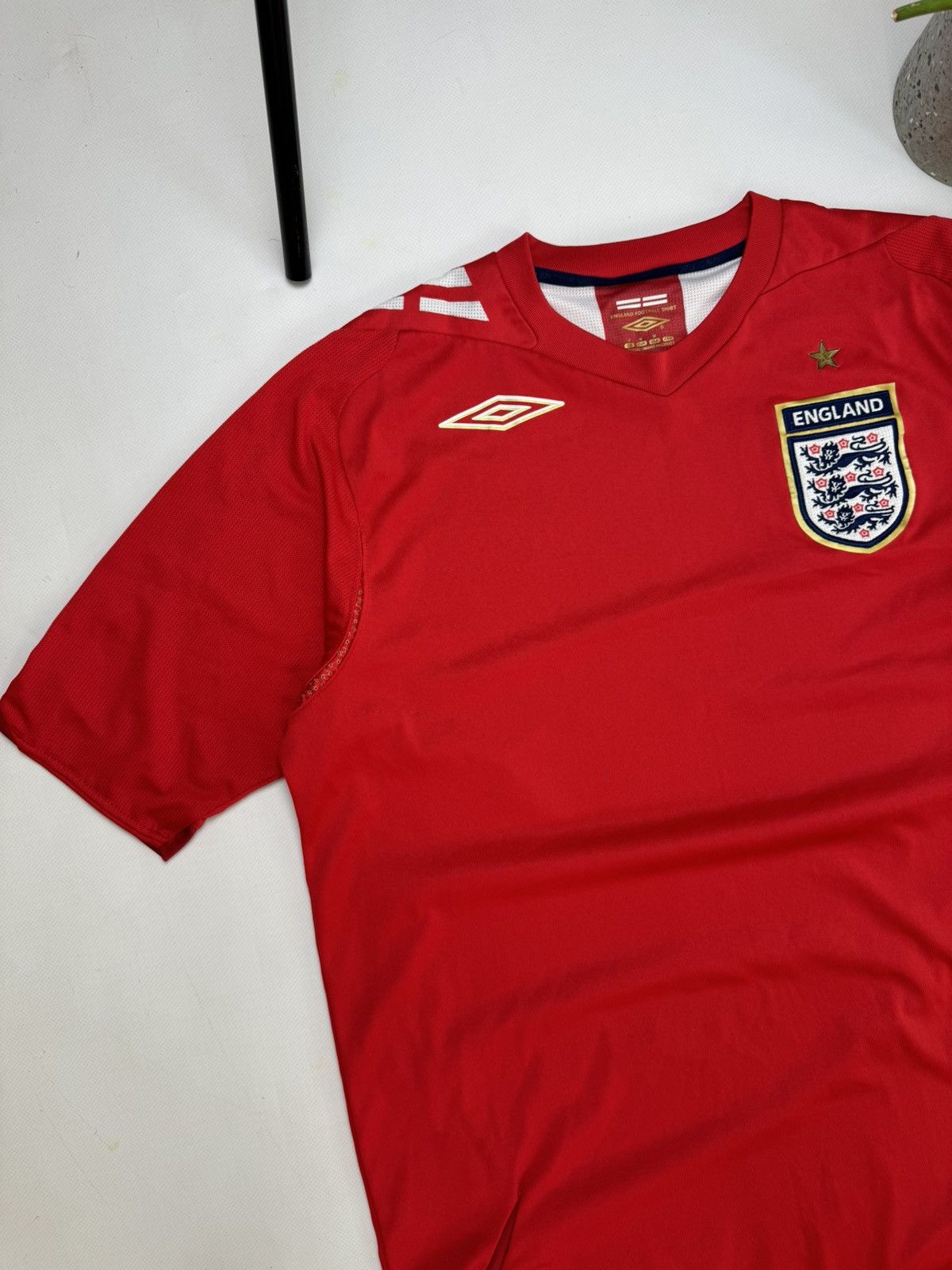 Umbro Rare vintage England umbro soccer jersey 2006-2008 Size US M / EU 48-50 / 2 - 4 Thumbnail