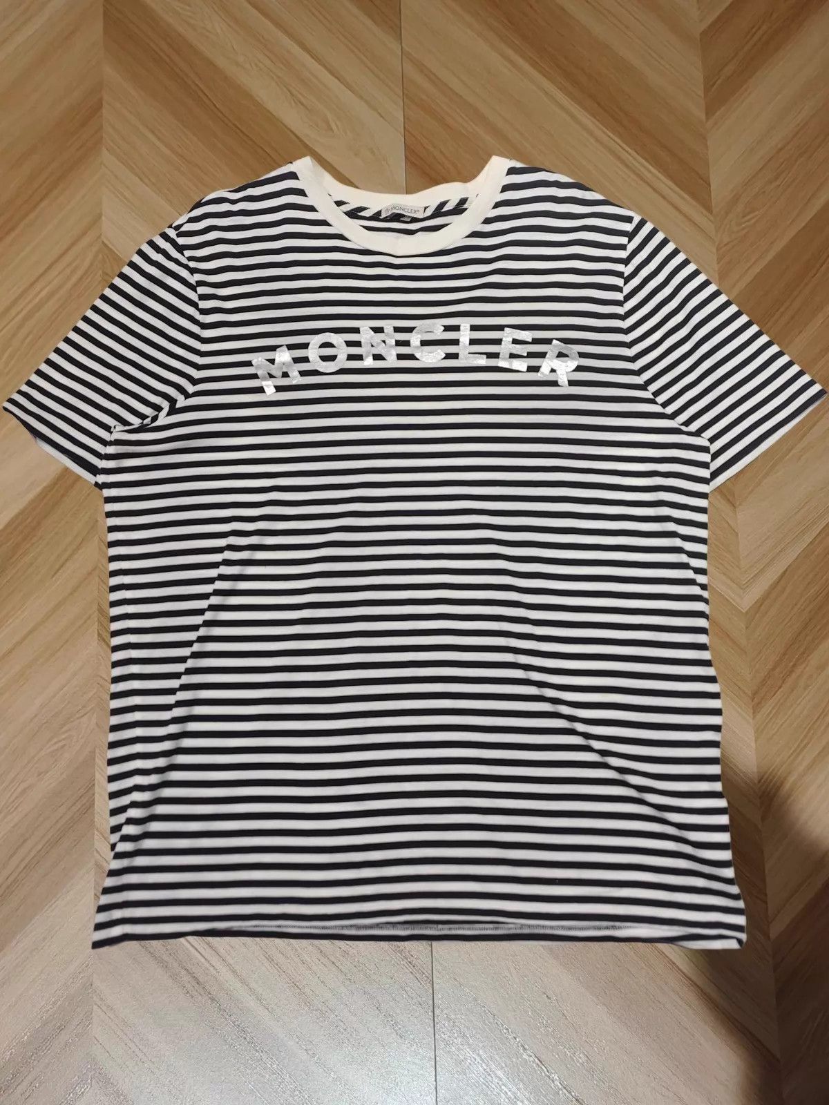 Moncler Moncler Short Sleeve Tee M Size M / US 6-8 / IT 42-44 - 1 Thumbnail