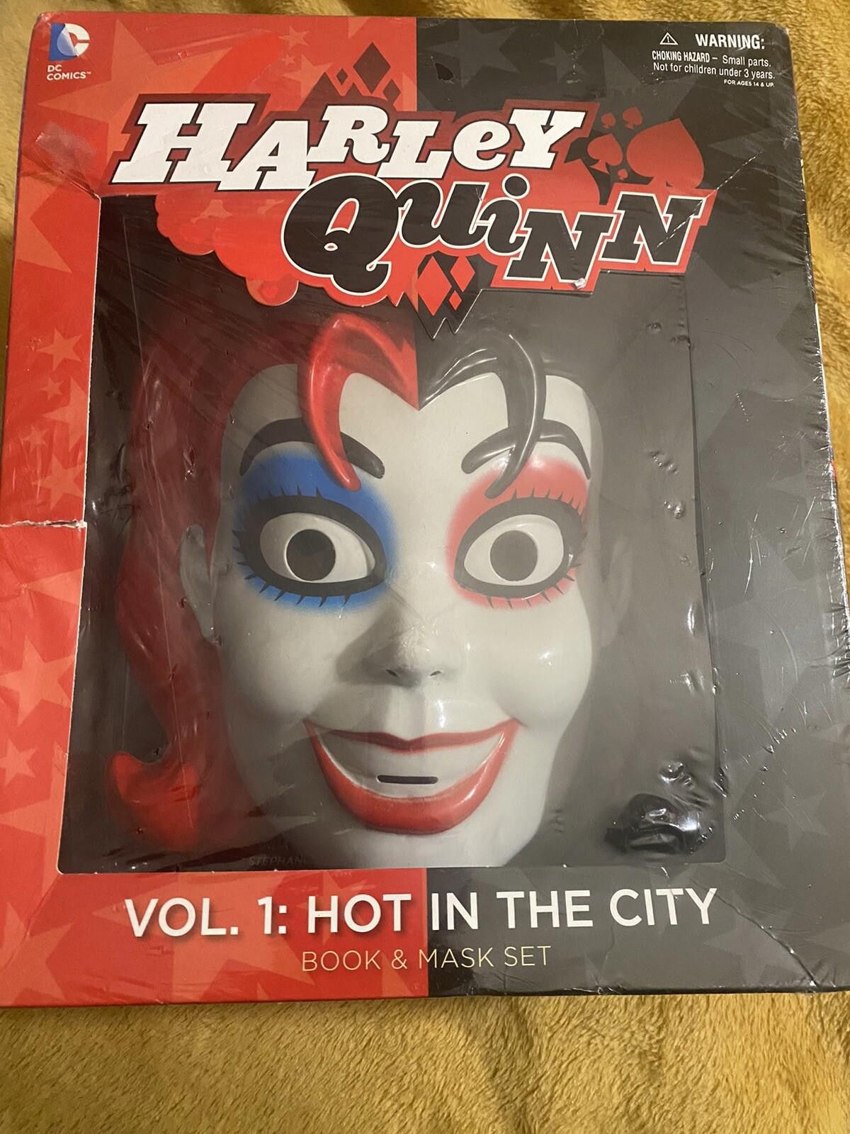 Other DC Comics Harley Quinn Mask Book Set Vol.1 Hot in the City Size ONE SIZE - 2 Thumbnail