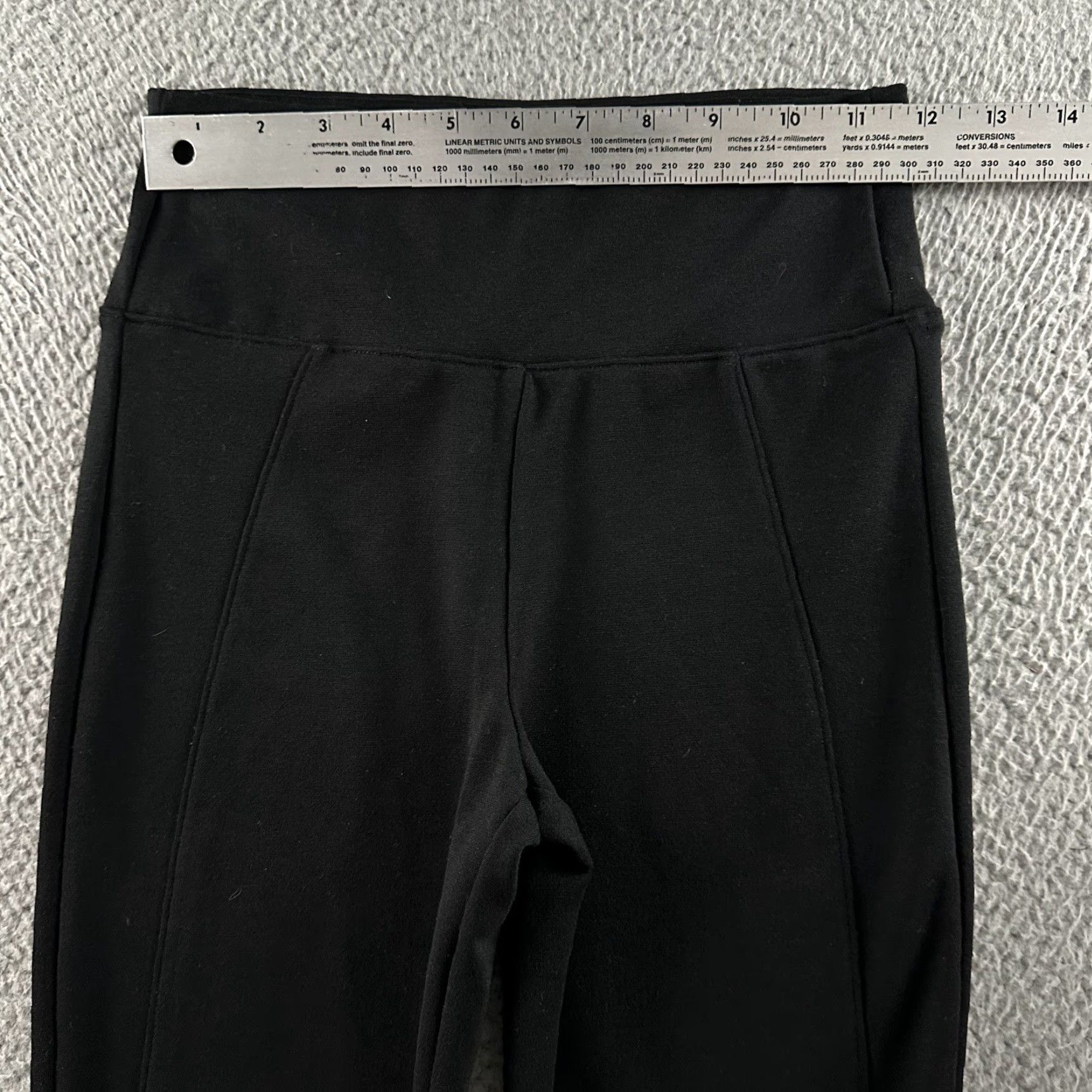 Spanx Spanx Women's Black Mid Rise Ankle Leggings Size Small User: Spanx Women's Black Mid Rise Ankle Leggings Size Small Size 28" / US 6 / IT 42 - 4 Thumbnail