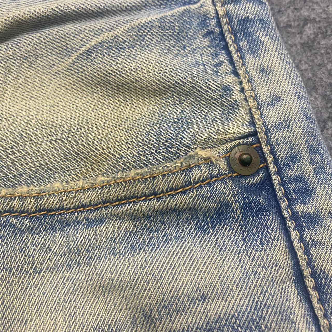 Levi's 💥Vintage Levis 501 Button Fly Kurt Cobain Style Size US 33 - 12 Thumbnail