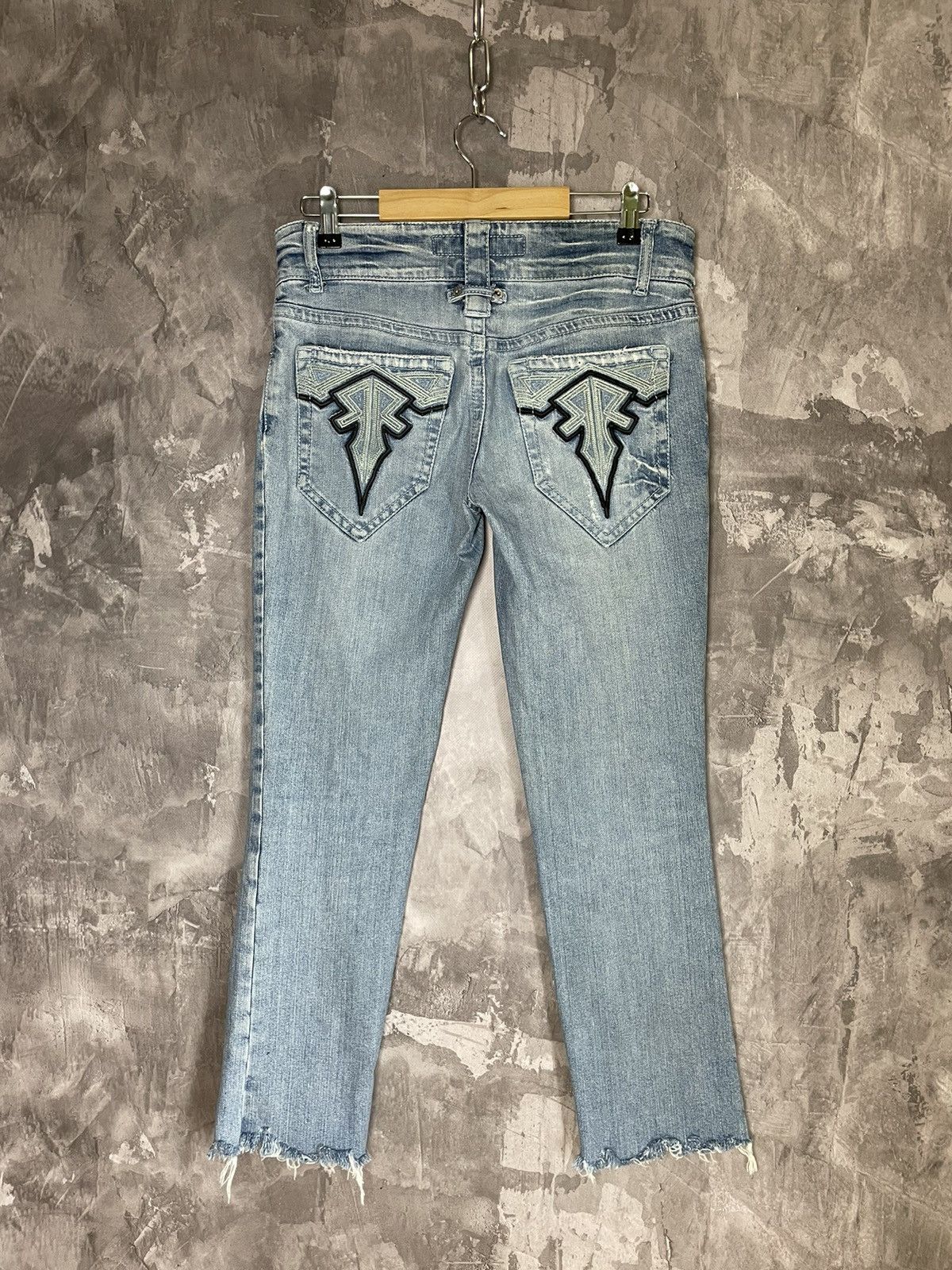 Japanese Brand × Richmond Denim Richmond Streetwear Y2K Embroidered Logo Denim Jeans Size US 27 - 1 Thumbnail