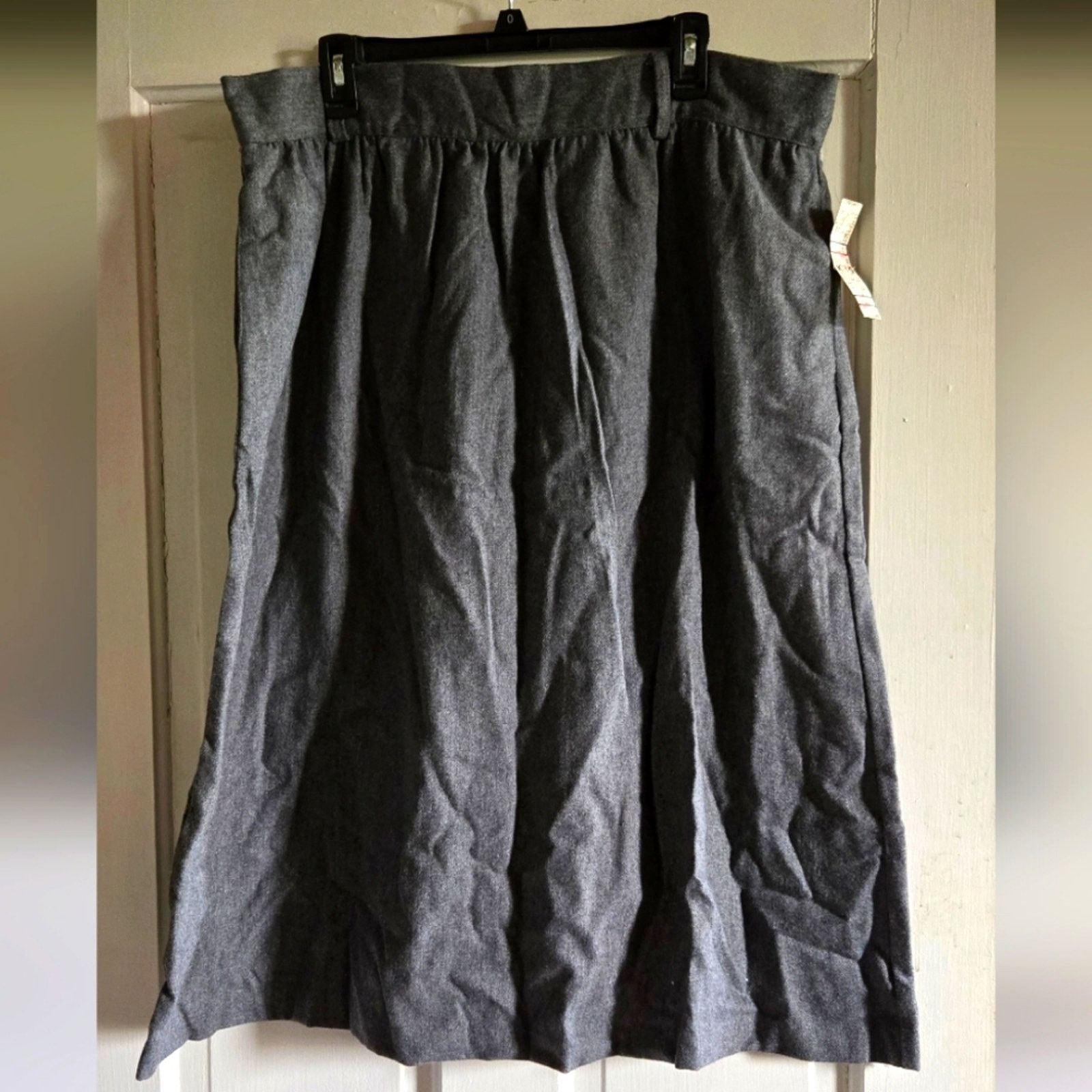 BLVD Vintage wool blend skirt, NEW WITH TAGS! Size 38" / US 16 / IT 52 - 1 Thumbnail
