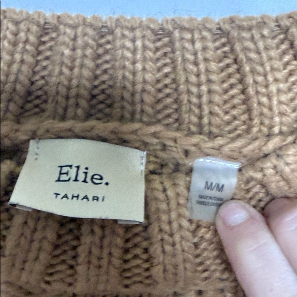 Elie Tahari Elie. Tahari cable knit tan crew neck pullover sweater sz M Size M / US 6-8 / IT 42-44 - 5 Thumbnail
