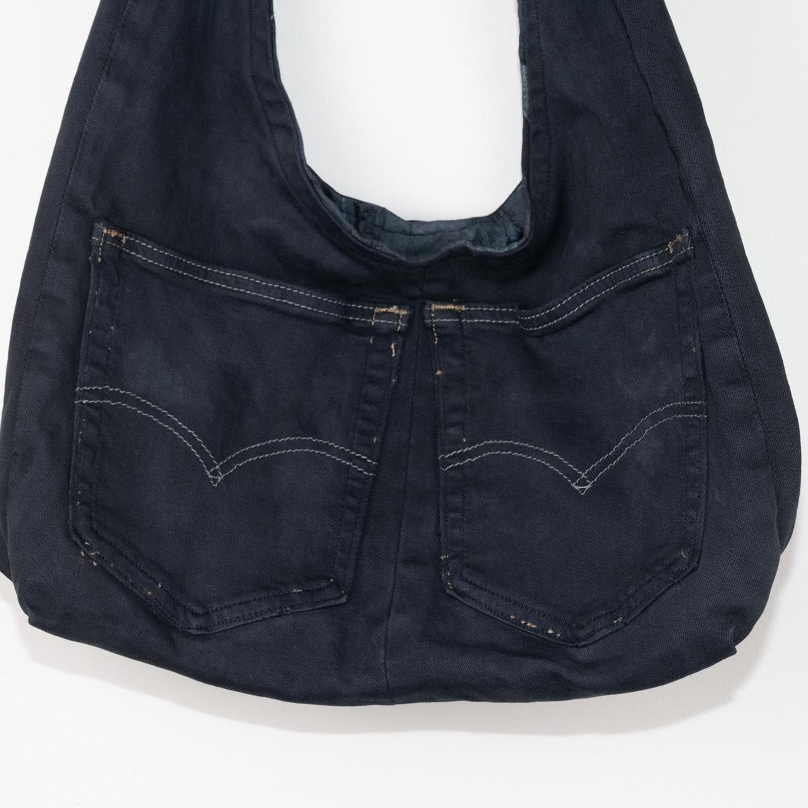 Levi's Upcycled reworked levis hobo bag Size ONE SIZE - 4 Thumbnail