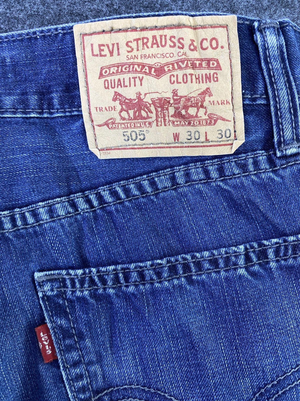Levi's VINTAGE LEVI'S 505 BLUE WASH JEANS -J843 Size US 30 / EU 46 - 9 Thumbnail