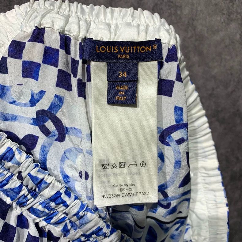 Louis Vuitton Louis Vuitton White and blue silk ocean shorts 2501-Nextarr Size US 34 / EU 50 - 3 Thumbnail