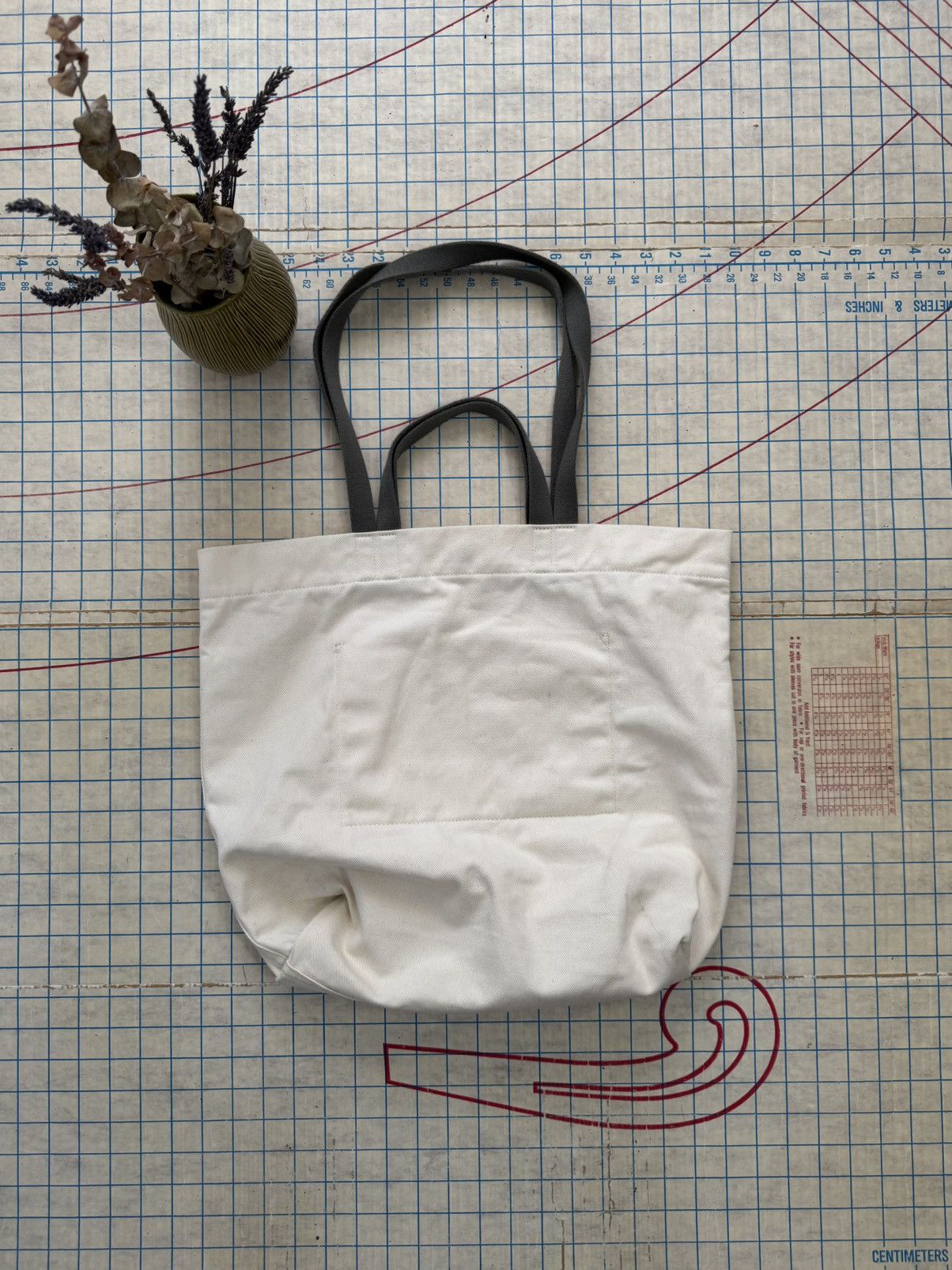 Lululemon Lululemon Spell Out Tote Bag Grey Handles OSFA Size ONE SIZE - 4 Thumbnail