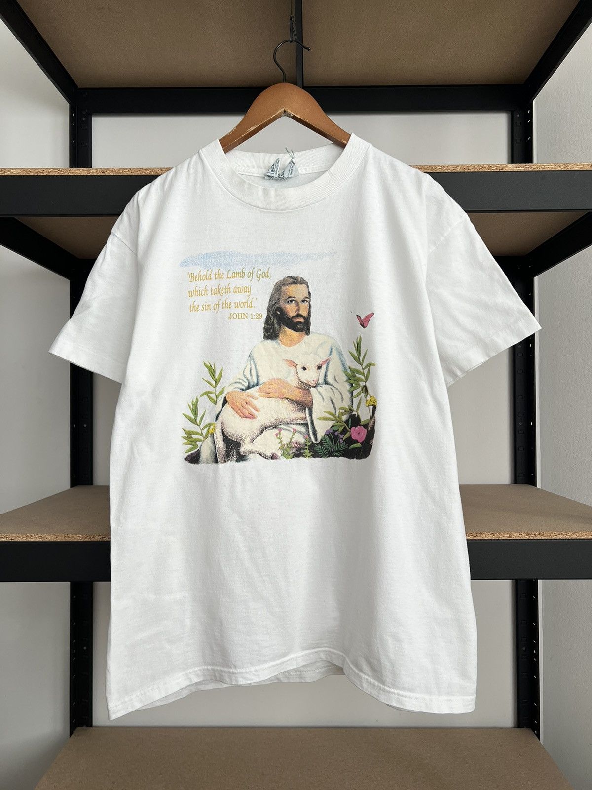 Vintage Vintage 90s Jesus Christ John 1:29 Made in USA White T-shirt Size US L / EU 52-54 / 3 - 1 Thumbnail
