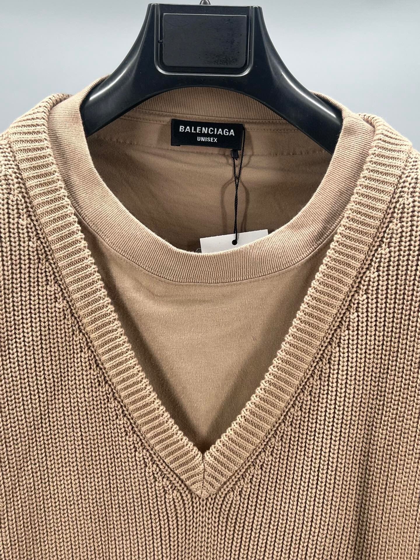 Balenciaga balenciaga beige long sleeve knitted top Size US L / EU 52-54 / 3 - 2 Thumbnail
