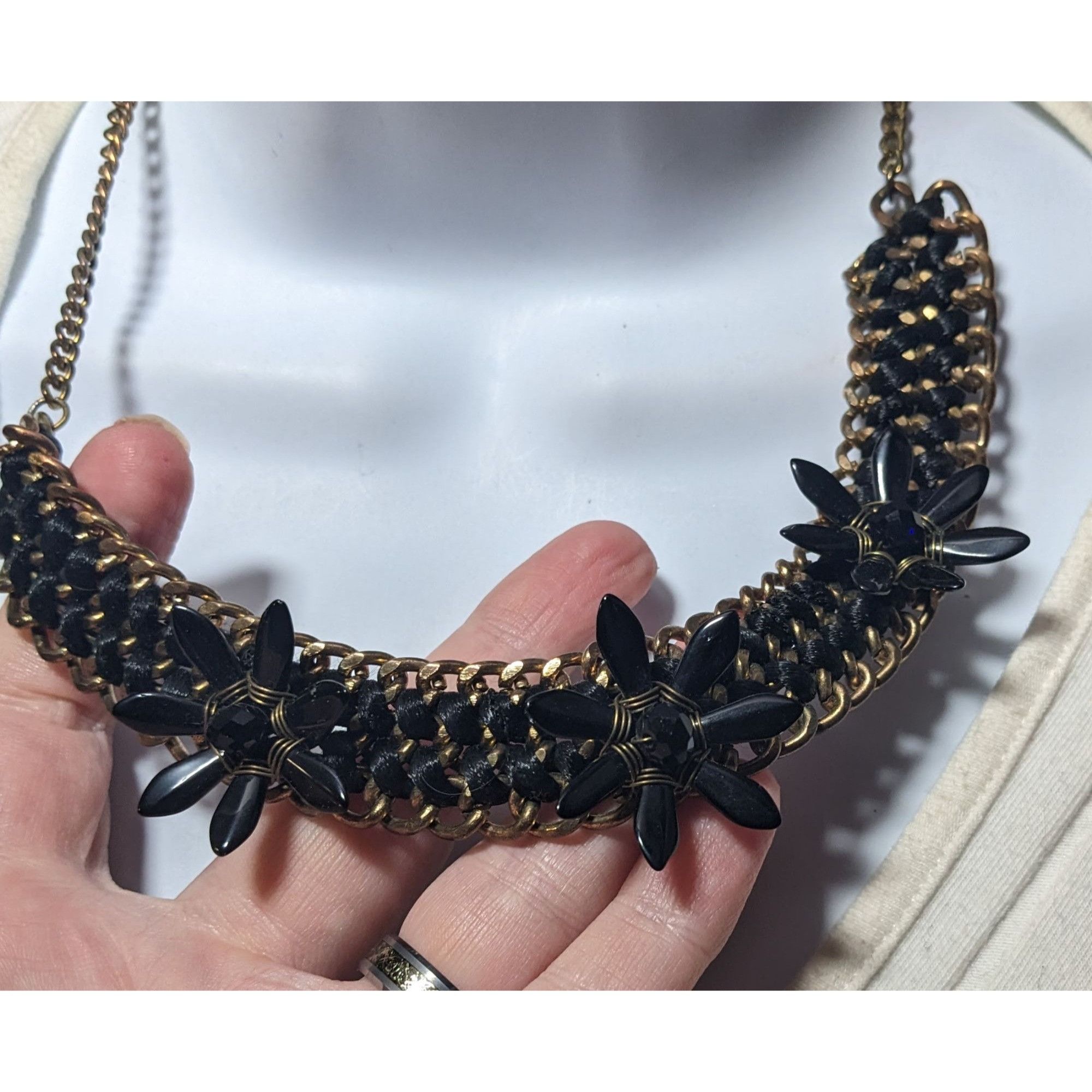 Other Glam Goth Chunky Floral Black And Gold Tone Necklace Size ONE SIZE - 9 Thumbnail