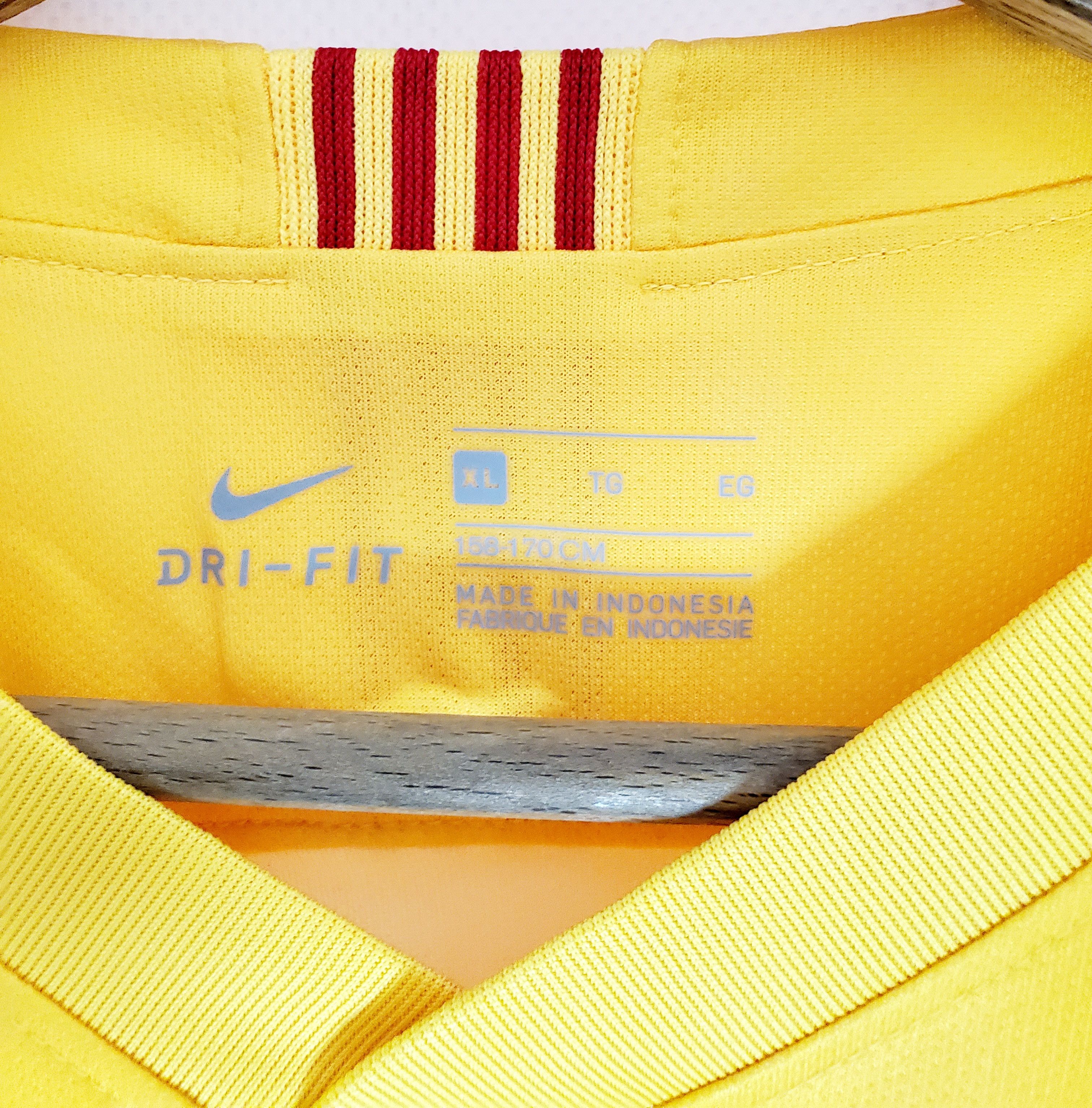 Nike Nike FC Barcelona 2019/20 Away Jersey new condition boys Xl Size US XS / EU 42 / 0 - 3 Thumbnail