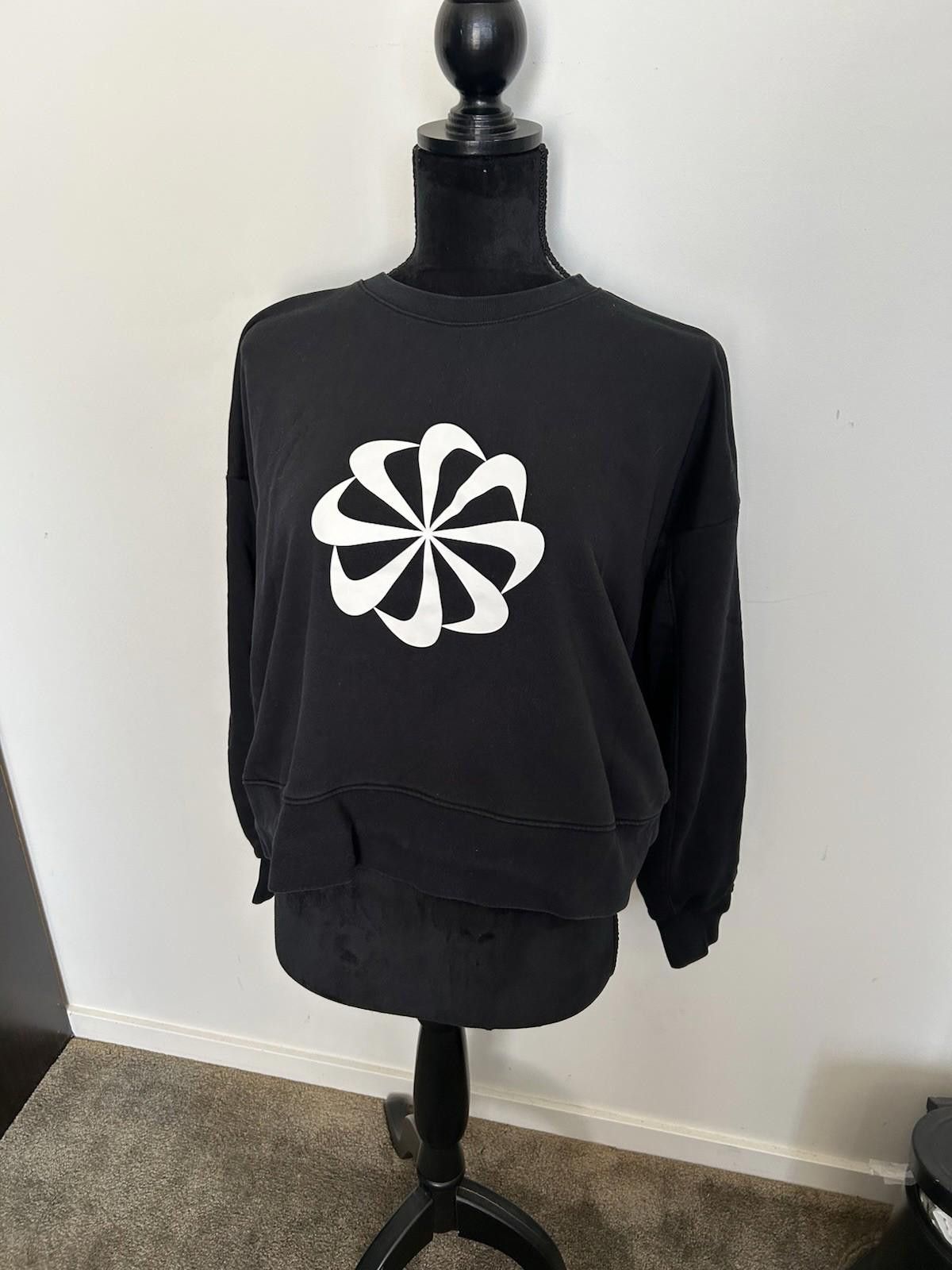 Nike Nike Sportswear Crop Top Jumper Sweater - Size M (008) Size M / US 6-8 / IT 42-44 - 2 Thumbnail