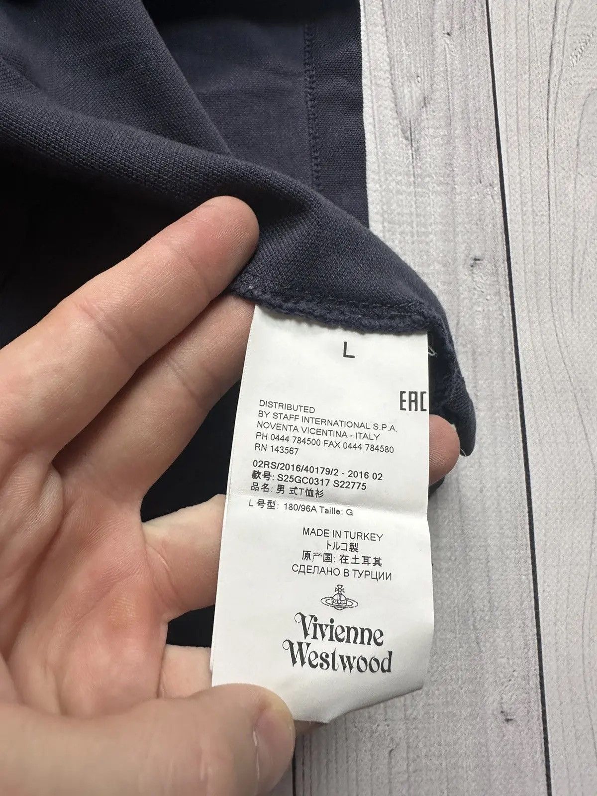 Vivienne Westwood Vintage Vivienne Westwood distressed polo size L logo Size US L / EU 52-54 / 3 - 5 Thumbnail