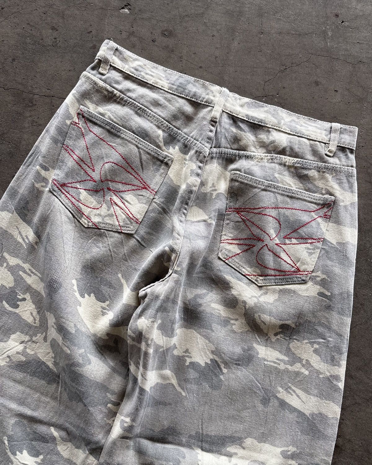 Tribal Streetwear GRKC Camo Tribal Super Baggy Jeans Size US 33 - 7 Thumbnail